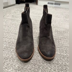 Dolce Vita women’s size 7.5 brown genuine suede heeled boots